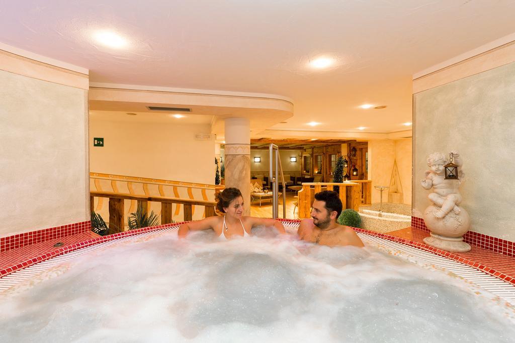 Hotel Bel Sit Corvara In Badia Eksteriør bilde