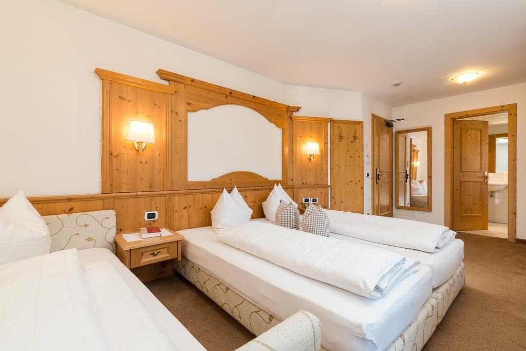 Hotel Bel Sit Corvara In Badia Eksteriør bilde