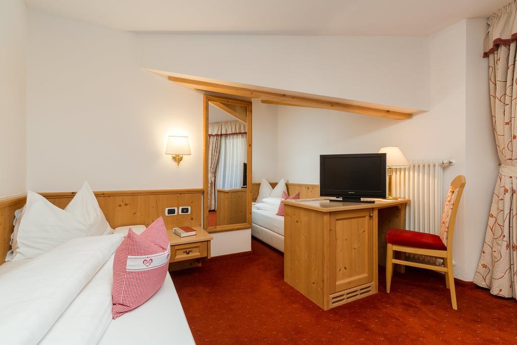 Hotel Bel Sit Corvara In Badia Eksteriør bilde