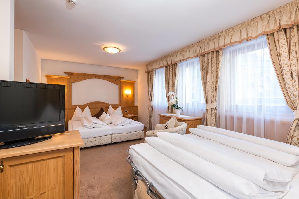 Hotel Bel Sit Corvara In Badia Eksteriør bilde